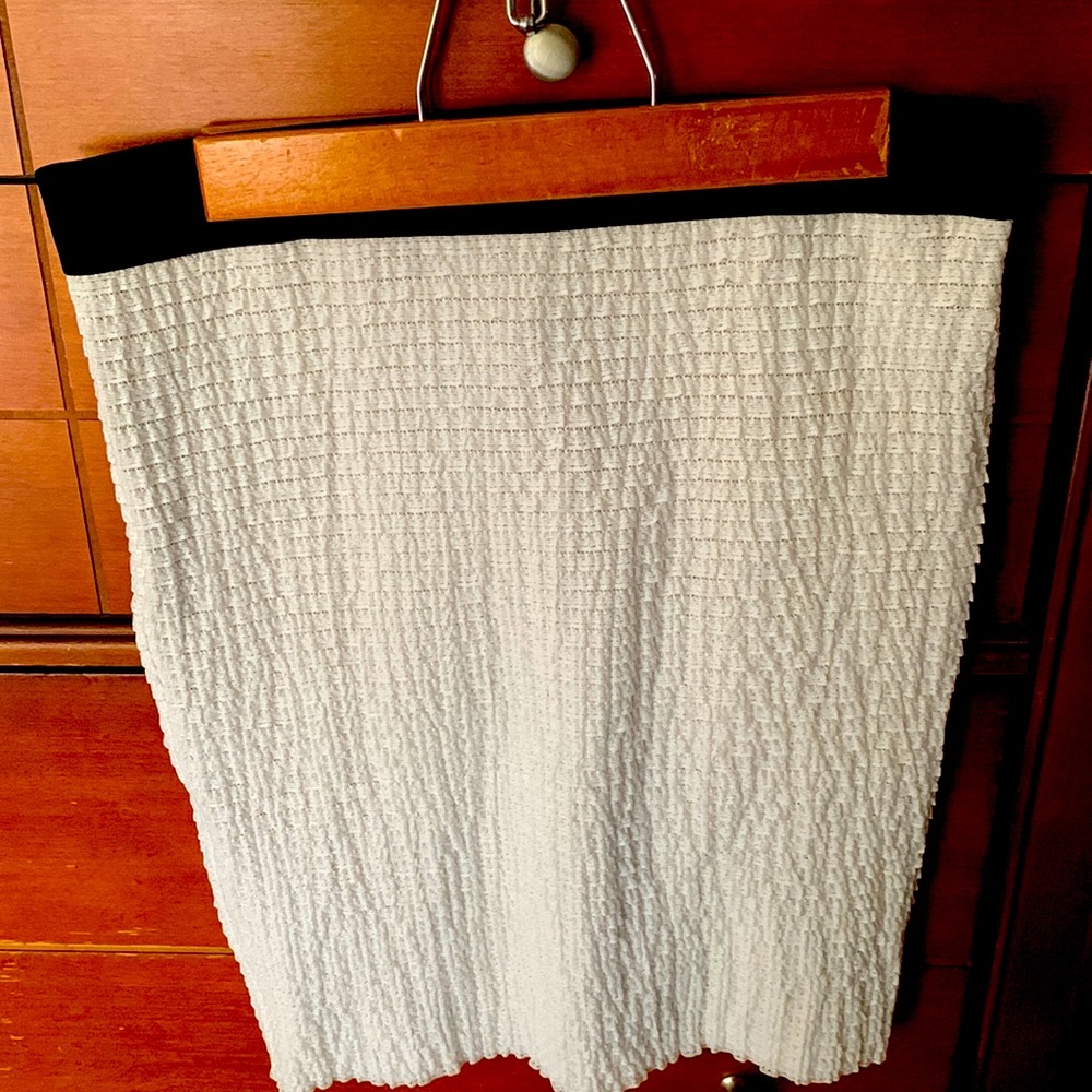 BCBG MaxAzria White Chauncy skirt Medium NWT Never Worn